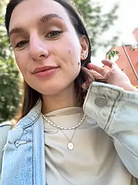ArtistAnn nude on webcam for live sex chat