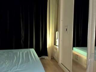 Li-baby nude on Live Cam Sex Chat