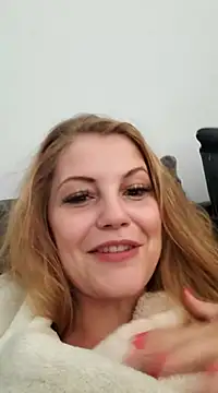 Playful-Summer nude on webcam for live sex chat