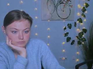 white-katty nude on Live Cam Sex Chat