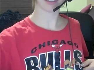 kandy-tits nude on Live Cam Sex Chat