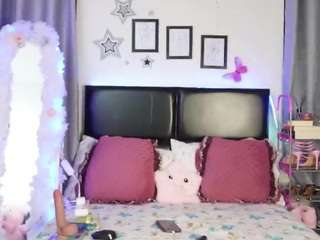 rosesrred8 nude on Live Cam Sex Chat