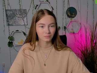 ella-lucky nude on Live Cam Sex Chat