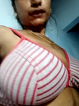 Lovelyrani1 nude on webcam for live sex chat