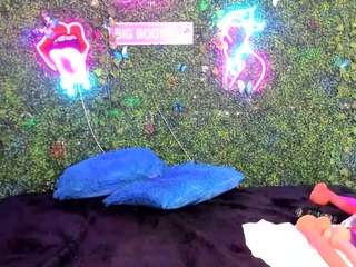 Sarena4kHD nude on Live Cam Sex Chat