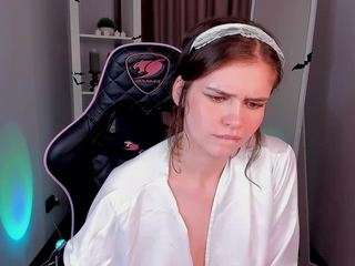 Alice-Cuttie nude on Live Cam Sex Chat
