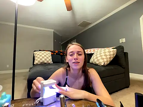 Maxinebabyyy nude on webcam for live sex chat