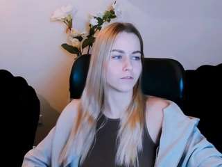 mira-lace nude on Live Cam Sex Chat