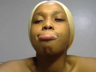 naughtytyla2 nude on Live Cam Sex Chat
