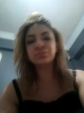 Riley-Blayke nude on webcam for live sex chat