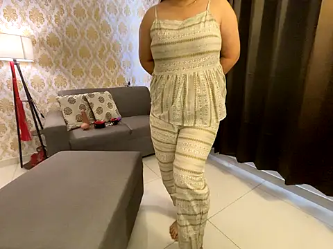 SamairAhh nude on webcam for live sex chat