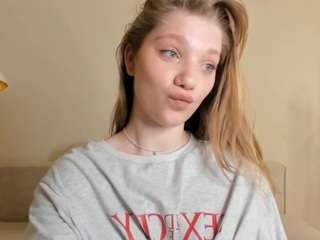 Helly nude on Live Cam Sex Chat