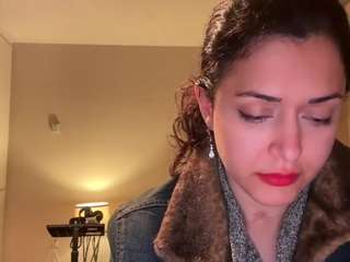NikkiLuvv nude on Live Cam Sex Chat