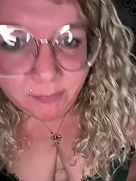 CurvyAnonymousGirl89 nude on webcam for live sex chat