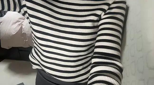 meiLaurent nude on webcam for live sex chat