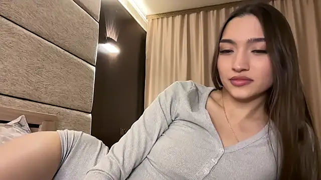 MilenaMilven nude on webcam for live sex chat