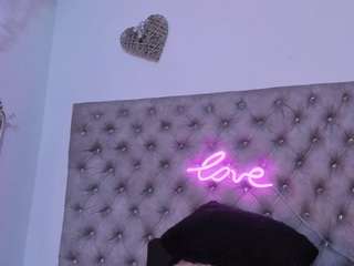 Abbyy-Saenz nude on Live Cam Sex Chat