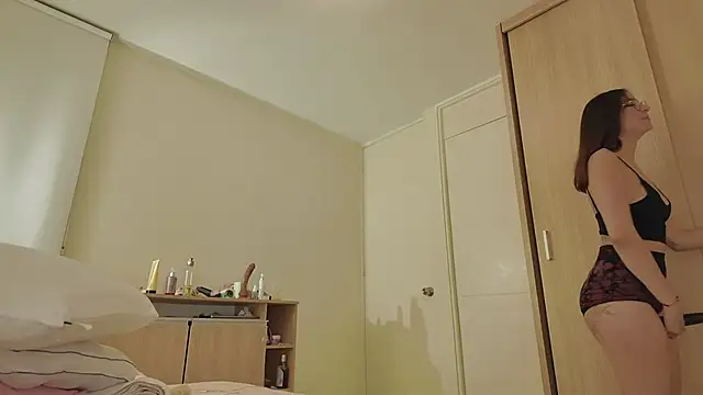 juanasnz99 nude on webcam for live sex chat