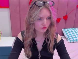 EvelineAmore nude on Live Cam Sex Chat