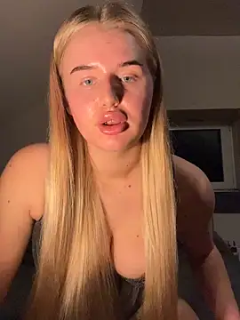 yourhornyslut nude on webcam for live sex chat