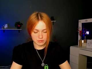 amelia-shiny nude on Live Cam Sex Chat