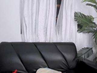 Evelynredflags04 nude on Live Cam Sex Chat