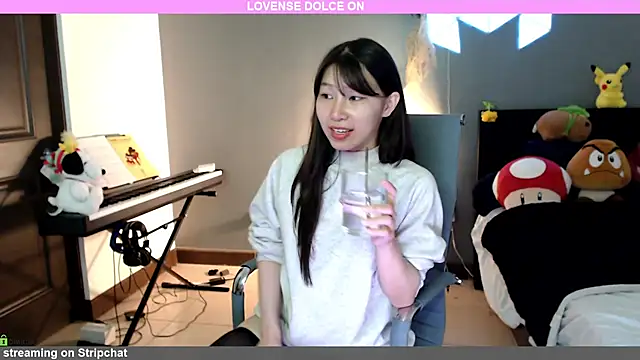 raspberryroll nude on webcam for live sex chat