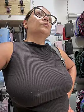 Sol_angiee nude on webcam for live sex chat