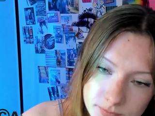 Lillie-Miller nude on Live Cam Sex Chat