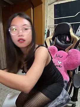 Nami-OP nude on webcam for live sex chat