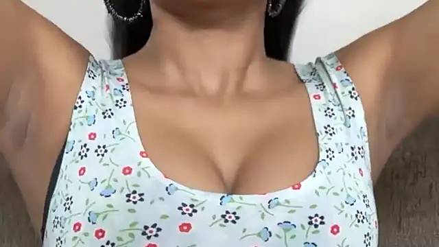 Wow-nisha nude on webcam for live sex chat