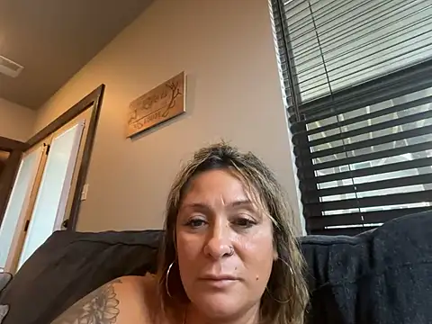 bossyroxy84 nude on webcam for live sex chat