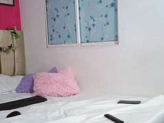damaris-bones nude on Live Cam Sex Chat