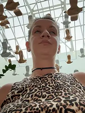 EvvaMur nude on webcam for live sex chat