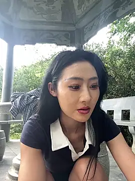 so-linger nude on webcam for live sex chat
