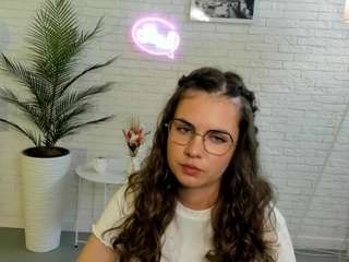 LynetDecoursey nude on Live Cam Sex Chat