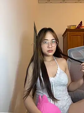 Niraa3 nude on webcam for live sex chat