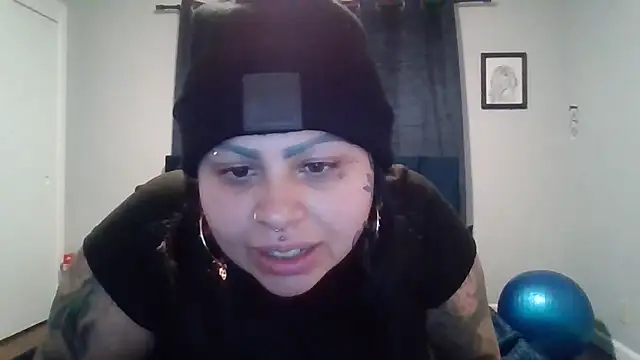 chicanachic13 nude on webcam for live sex chat