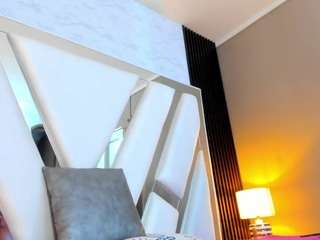 EmmaPetiite nude on Live Cam Sex Chat