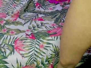 Glossier-cherry nude on Live Cam Sex Chat