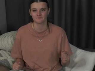 TracyMidcap nude on Live Cam Sex Chat