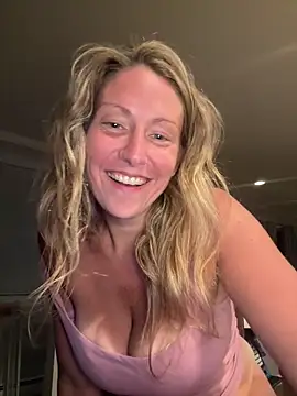 YourSophiaxo nude on webcam for live sex chat