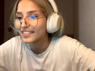 Crazy Kira nude on Live Cam Sex Chat