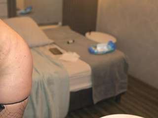 EmmyBella nude on Live Cam Sex Chat