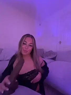 Honeyxoxxo nude on webcam for live sex chat