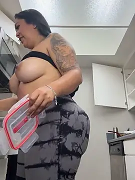 latina_curvy22 nude on webcam for live sex chat