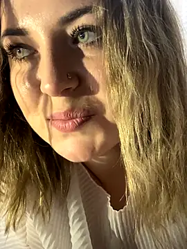 AliseShyness nude on webcam for live sex chat