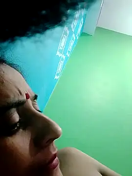 bold-couple nude on webcam for live sex chat