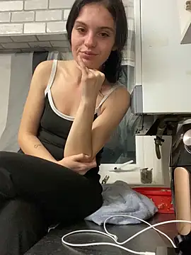 Camwithchlox nude on webcam for live sex chat