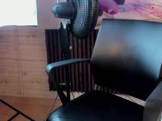 Carolinne-Miller nude on Live Cam Sex Chat